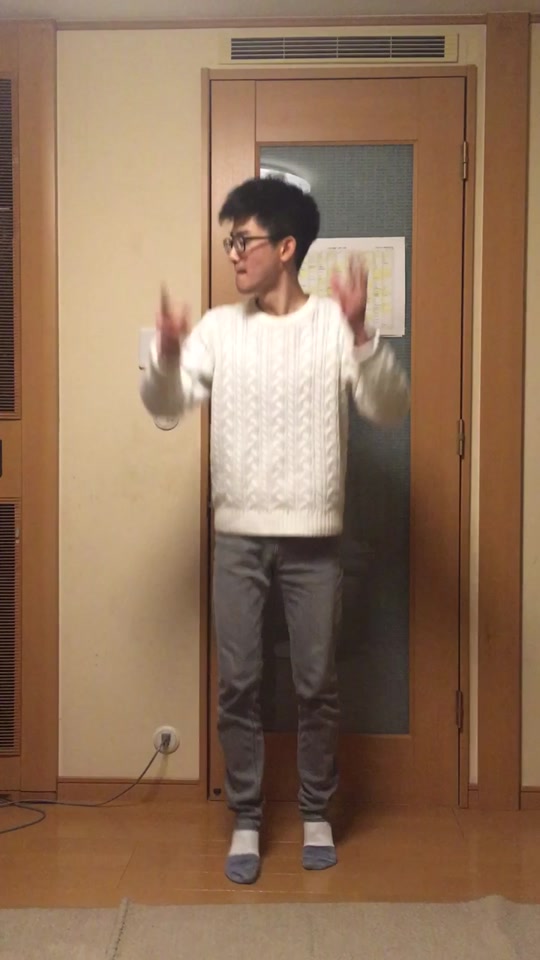 指パッチン世界一の男が ドラえもんのうた 演奏してみた ドラえもん 梅雨真っ只中なので 梅雨バイバイ 何やってもあかんわ Yubio Finger In Tiktok Exolyt