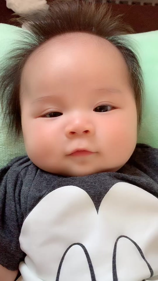 Rinrin On Tiktok 3ヶ月ベビー 生後3ヶ月 かわいいひと 赤ちゃん