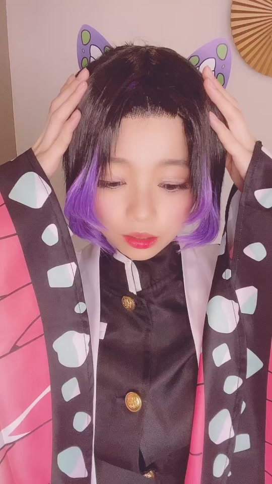 ウィッグセット上手く出来なかった テーピング見える 隊服の着方ちょっと違っててすみません お胸が足りないのはスルーして 笑 鬼滅の刃 鬼滅の刃 コスプレ 甘露寺蜜璃 甘露寺蜜璃コスプレ コスプレ Cosplay Kymadenden In Tiktok Exolyt